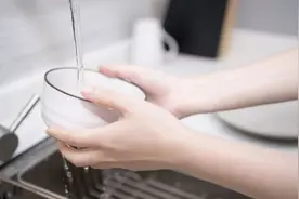 提醒各位：尽快改掉这些错误的“洗碗习惯”，当心危害健康图片