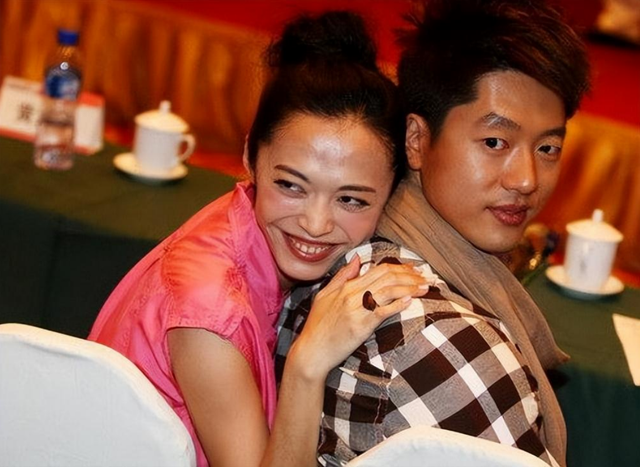 唐一菲:背着骂名和凌潇肃结婚,6年生下一儿一女,她过得幸福吗