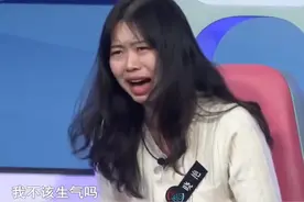 大姑姐送弟弟房子和车，弟媳要求加自己名字，大姑姐上台点醒了她图片