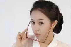 50岁农民光棍进城相亲，被女护士看上，新婚夜二人甜蜜度过图片