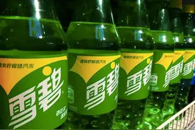 雪碧结束60年绿瓶包装，“雪白”还有雪碧的魂吗？图片