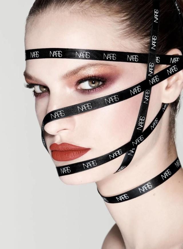 芬展幻彩美白身体乳