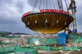 全球领先！玲龙一号核心模块吊装成功，004航母有望使用核动力图片