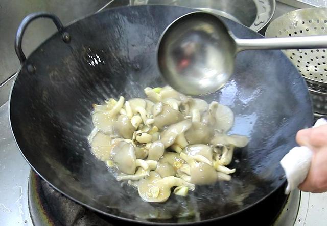 平菇配什么菜最好吃？分享5种不同做法，鲜香美味，顿顿吃光盘