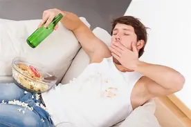 转氨酶过高，肝脏“故障”了，4种药别乱服！当心越吃越严重图片