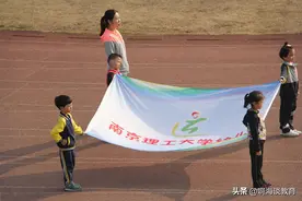 变相萝卜坑，南理工附属幼儿园招聘老师要求硕士，网友：以后博士图片