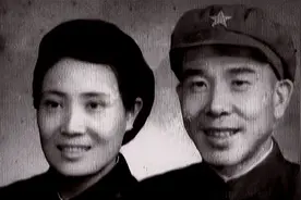 1983年黄永胜弥留之际，将儿子唤到近前，微弱说道：“军装”图片