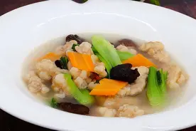 冬天吃羊肉汤、牛肉汤，不如试试这4种杂烩菜，简单又好喝图片