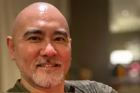 台湾著名男星罕见晒近照！移居内地生活，美男子变白胡子光头大叔图片