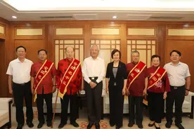 潍坊市中医院主任医师张奇文被授予“全国名中医”称号图片