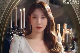 还记得《顶楼》里"沈秀莲"扮演者李智雅吗她的人生比剧情狗血图片