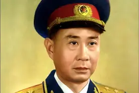 他曾是山东纵队总司令，下辖的两位旅长是上将，为何他只授中将？图片