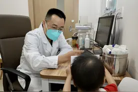 暑期迎来“割包皮热”，这一刀要不要挨？儿科专家：大多数人不必图片