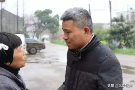 2017年江苏男子离婚两个月，前妻突患白血病，为救前妻他一夜白头图片