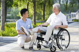 @优秀护理员 如何做好养老机构老年人的排泄护理？图片