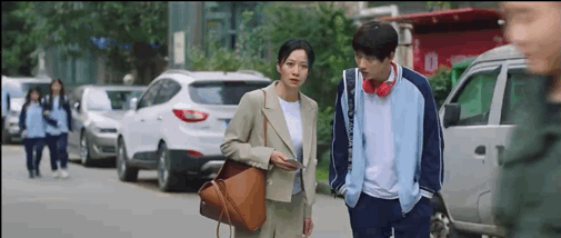 B站最新短片《状元》：毁掉一个孩子，拼命做3件事就够了图片