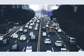 车300：私家车已取消强制报废，为何不能开一辈子？网友：套路深图片