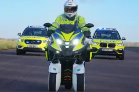 “三轮车”比两轮摩托车跑的更快？「WMC300FR」图片