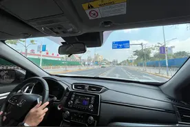 汽车暴晒后用这招，车内温度瞬间降低15°C！图片