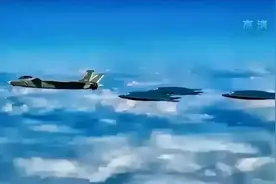 央视曝光歼-20携3架攻击-11无人机联合作战，忠诚僚机计划已实现图片