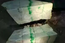 2017年翡翠标王，价值1.27亿！属于典型的“宁买一线，不买一片”图片