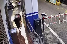 幼儿发烧抽搐，听到警车喇叭，稳了！图片