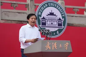 雷军武大演讲：相信自己，每个人的人生都有无限可能！图片