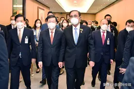 香港行政长官同巴育会面，称赞泰政府主办APEC会议图片