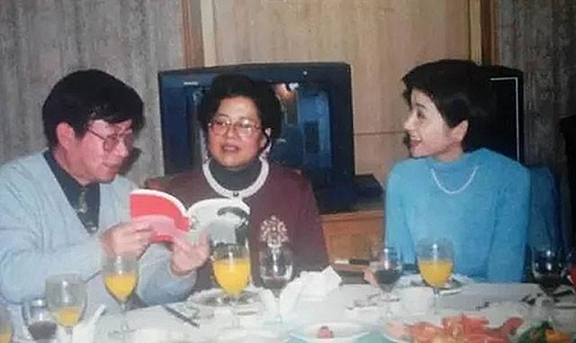 吴小莉：从“港漂”到华人女性杰出代表，缘何嫁大自己25岁老公？