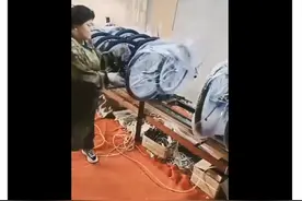 “高手在民间”视频传到国外：引起老外激烈讨论，究竟什么原理？图片