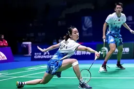 黑马崛起！翁泓阳逆转安东森 中羽公开赛上演惊天大逆转图片