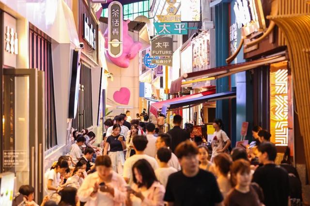 贵阳太平路，越夜越精彩！