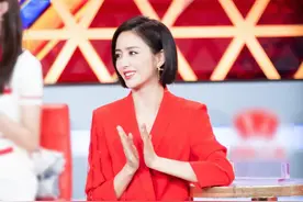 佟丽娅性感高跟鞋图片