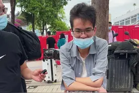小哥哥为救前女友进厂打螺丝，这大概就是真爱吧。#街头采访 #进厂打工 #电子厂 视频封面