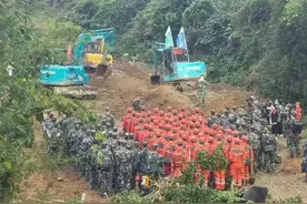 东航MU5735搜救，基本确定主要撞击点最深20米，为何不采用挖掘机图片