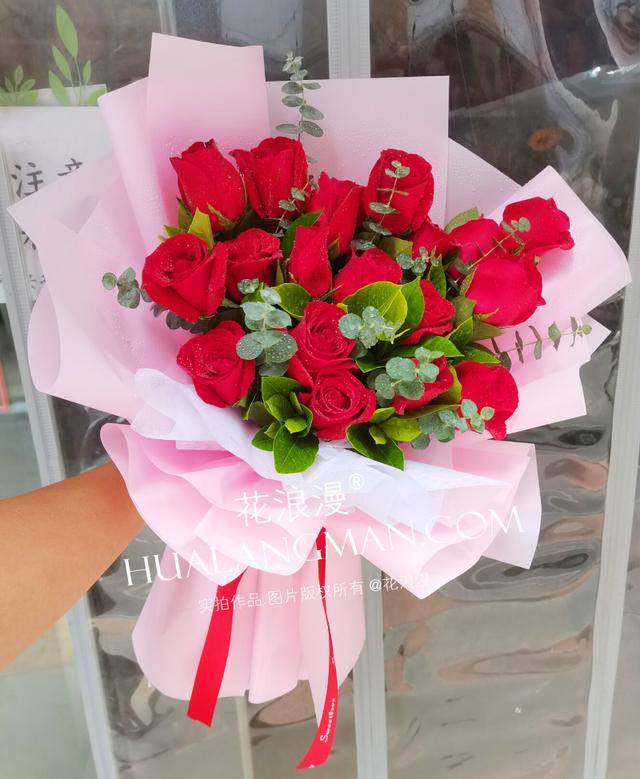 刚认识的女孩送什么花?