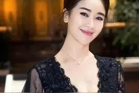 性感火辣御姐丰满左小青写真图片