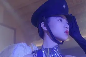 1991年，徐克找来梁家辉拍出抗日神剧，片中袁洁莹惊为天人图片