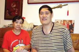 “篮坛巨人”穆铁柱：场上风光场下有泪，不幸早逝让妻子悲痛至今图片