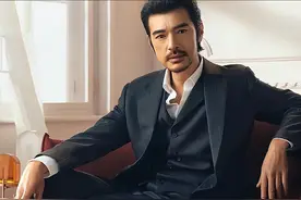 金城武48岁帅气不减，过普通人生活，蓄满胡子拍摄杂志惊呆粉丝图片