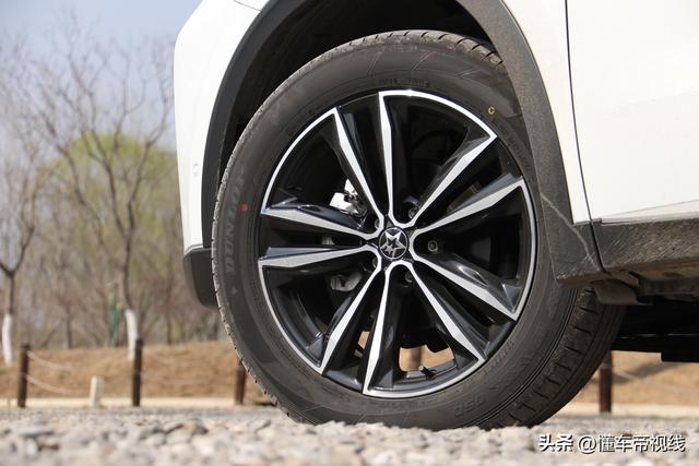 新车 | 售12.66万元起，1.5T+7DCT/配女王副驾，试驾新款启辰星