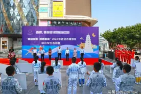 "剑"证成长 雁塔区中小学生击剑赛开赛图片