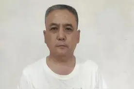 南阳一男孩被拐20年，父亲叮嘱大儿子：我找不动了你接着找图片