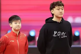 王楚钦“182卷毛女友”赛场偶遇孙颖莎！这破碎感莎莎看了都心软图片