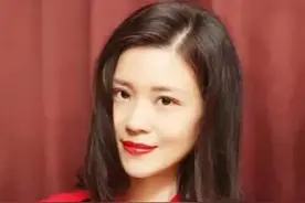 胡琳娜：刚满月被父母抛弃，母亲丁嘉丽愧疚一生，35岁还未结婚图片