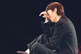 黄子华：一个残酷的笑话演员图片