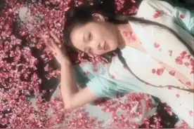 《红楼梦》电影要来了，场面豪华，一看秦可卿出场戏：我有点胸闷图片