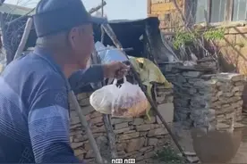 山东：85岁儿子给百岁老母亲送好吃的，进门一声娘，让人感动落泪图片