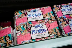 热搜第一！苏菲卫生巾被曝有虫子尸体，行业近期频出卫生问题图片