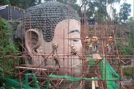 1962年政府修缮乐山大佛，在右耳发现一密室，揭开1200年前的传说图片